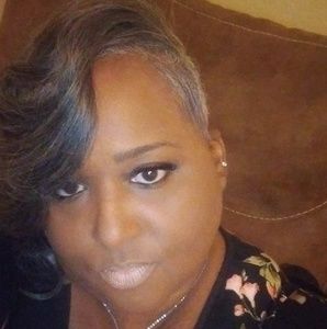 Meet your Posher, Elainna